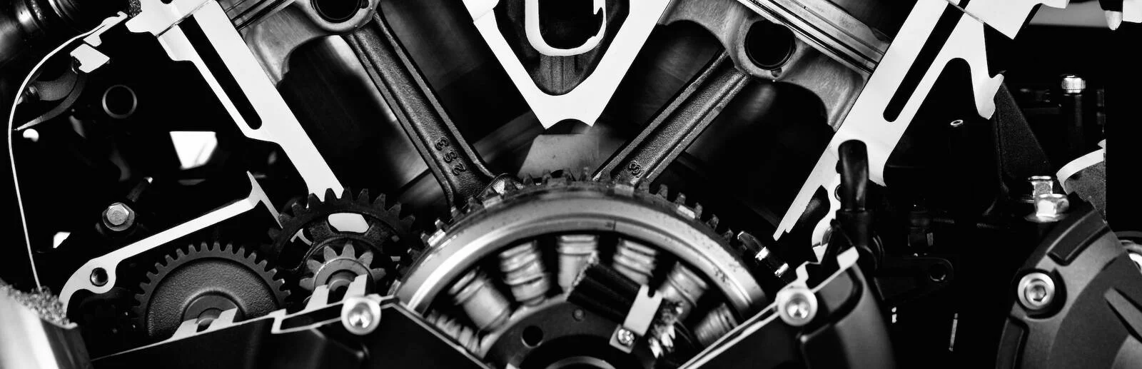  2015/01/VMAX_day_2009._Engine_cutaway_side.jpg 