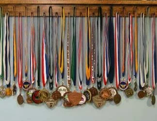  2015/06/Award-Medal-Display-Rack-t.jpg 