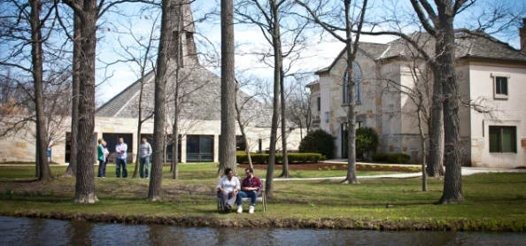  2016/02/students_steeple_outside.jpg 