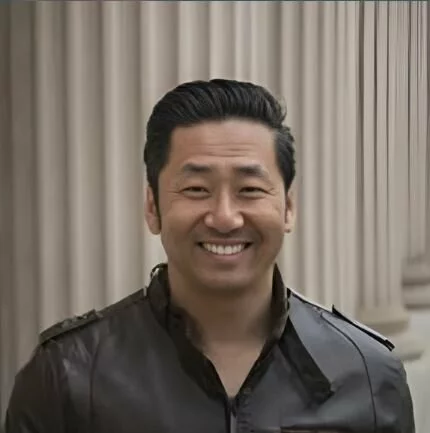  2021/09/Peter-Hong-Headshot.jpg 