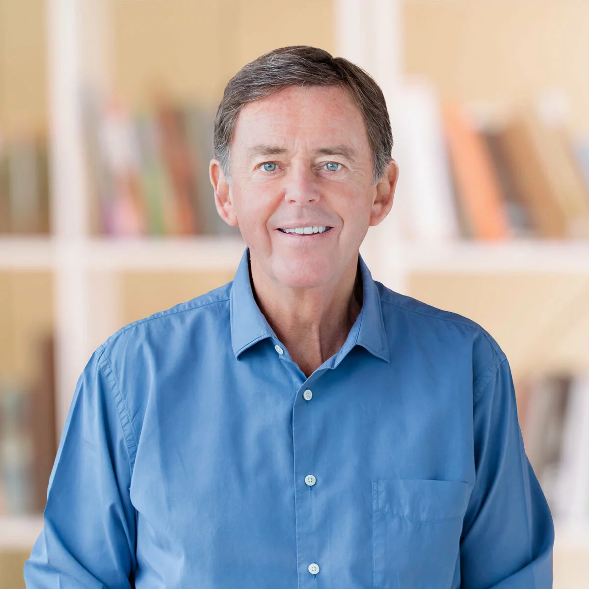  2021/09/alistair-begg-headshot.jpg 