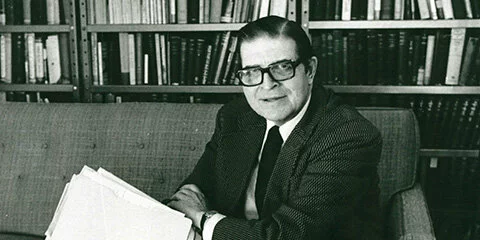  2022/08/Cropped-carl-henry2.jpg 